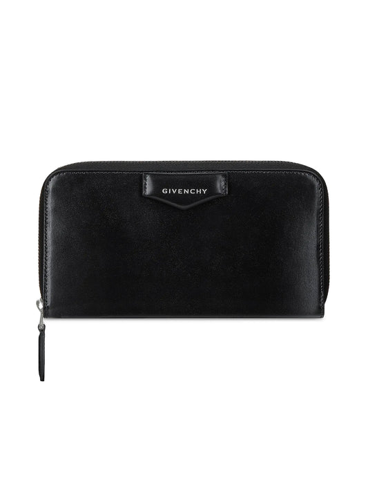 Antigona Zipped Wallet in Box Leather
