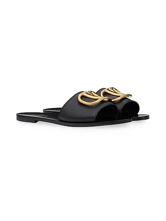 VLogo Signature Slide Sandals in Grainy Cowhide